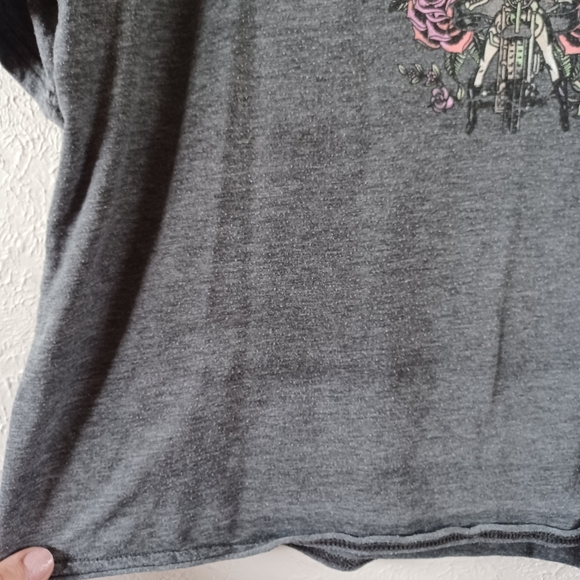 Betty Boop "Love Hurts" T-shirt - Picture 6 of 9